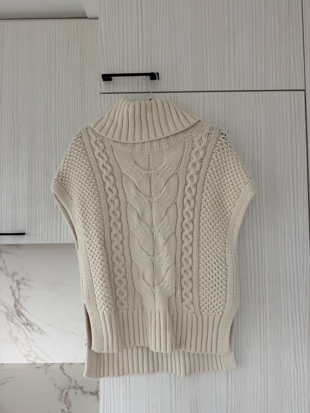 Banana Republic Chunky Cable-Knit Cream Turtleneck Sweater Vest